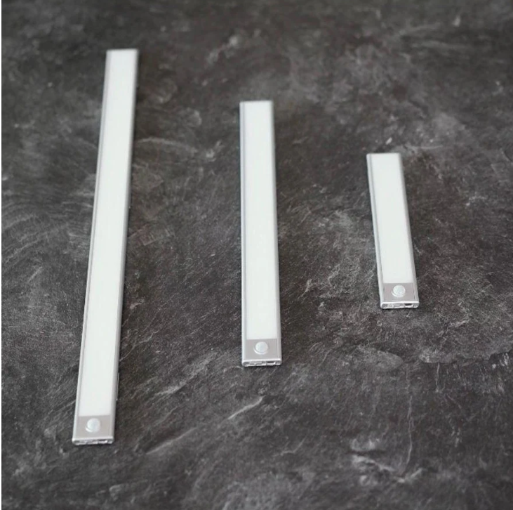 إضاءة خلفية LED بمستشعر حركة