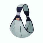 حاملة أطفال على الكتف