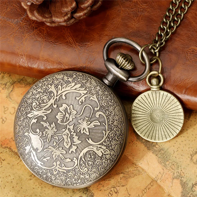 SHOP7D_Old Fashion Clock Open Face Design Retro Quartz Pocket Watch for Men Women Fob Compass with Necklace Chain Reloj De Bolsillo